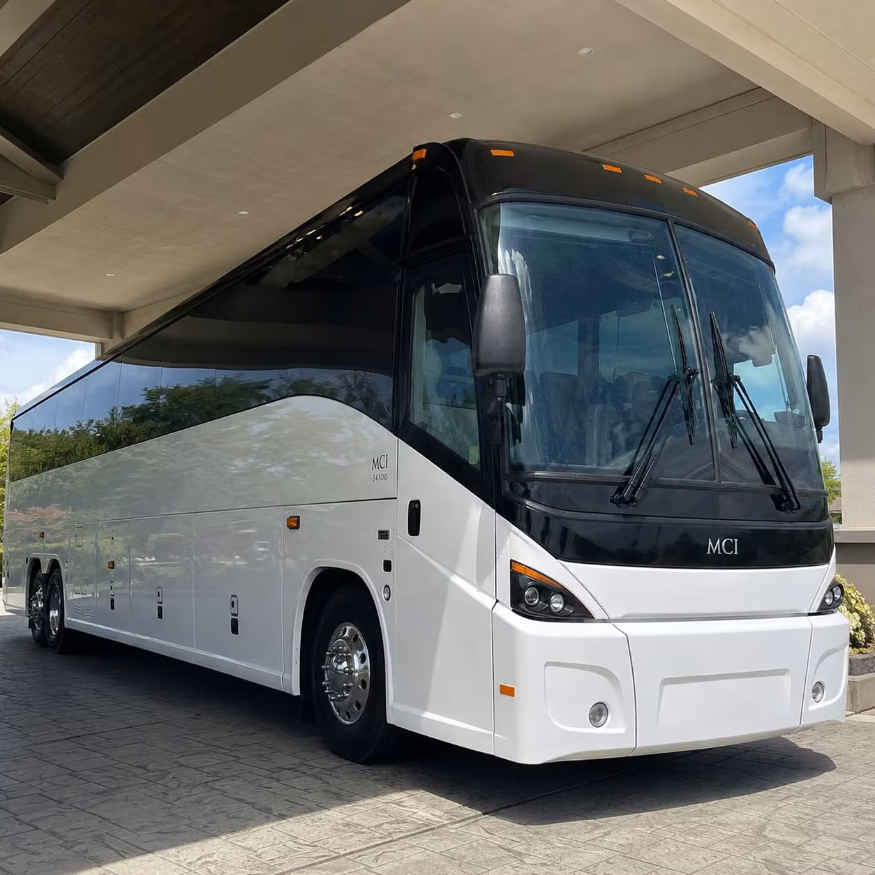 airport transfer shuttles for dearborn employees and executive teams