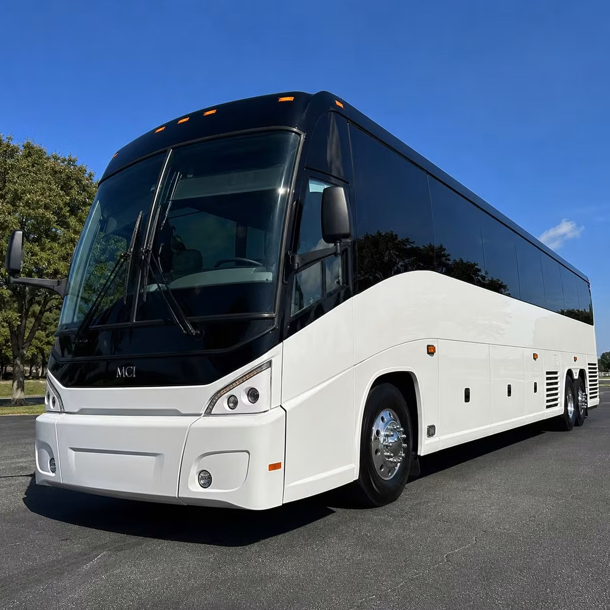 concert bus rentals to little caesars arena and pine knob music theatre