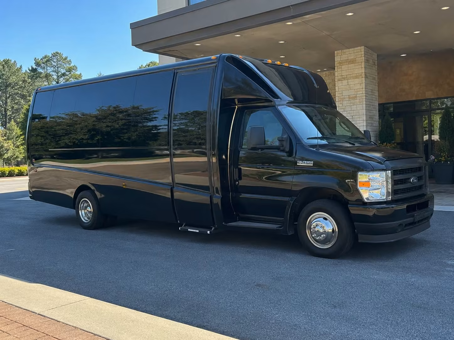 dearborn 15 passenger minibus rental